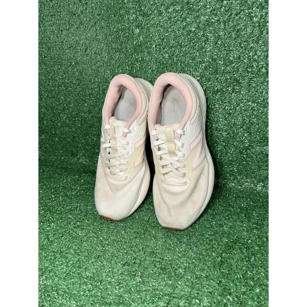 New Balance 520v7 Womens Size 8 Cream White Pink Running Shoes Comfort Sneakers